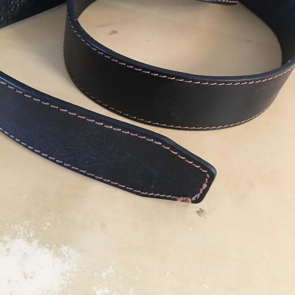 Allen Edmonds pebbled leather belt black size 42